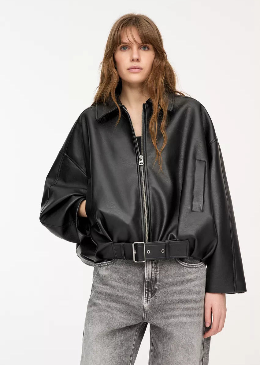Vintage-Inspired Leather Bomber Jacket